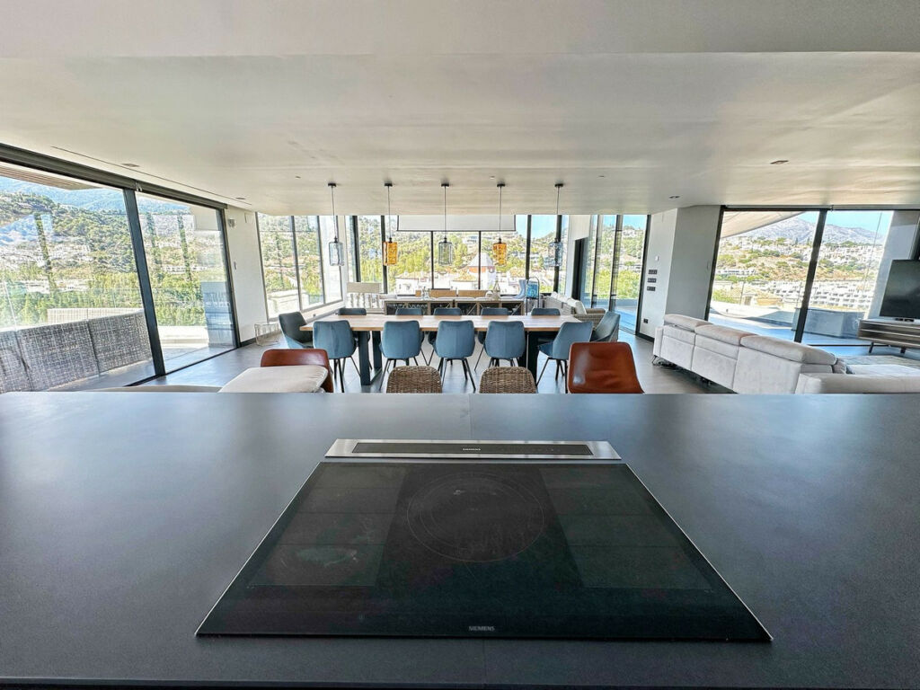 Detached Villa Los Arqueros Málaga - image 20