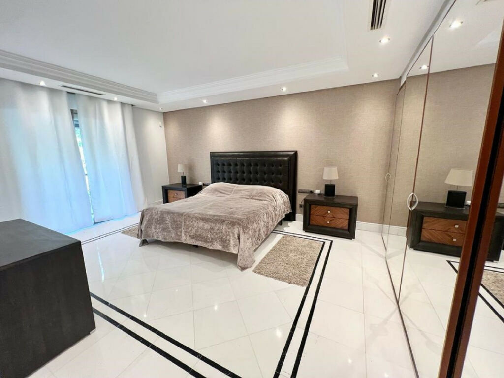 Middle Floor Apartment Puerto Banús Málaga - image 14