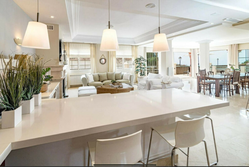 Detached Villa Marbella Málaga - image 14