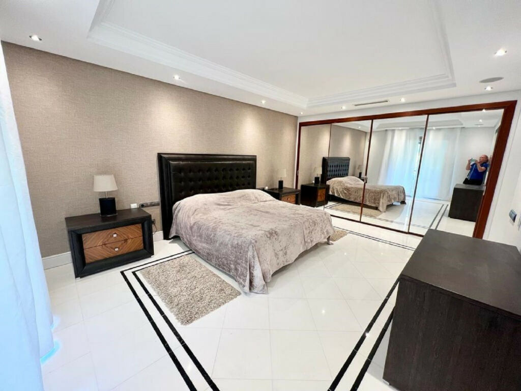 Middle Floor Apartment Puerto Banús Málaga - image 15