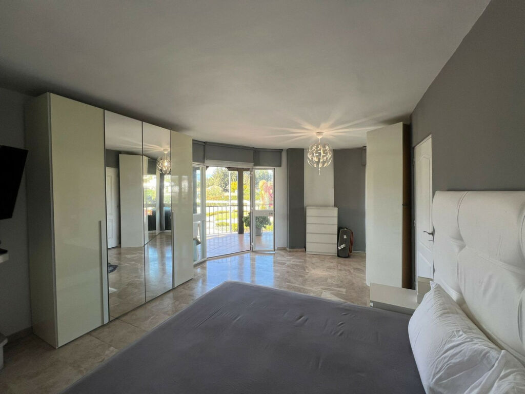 Middle Floor Apartment Nueva Andalucía Málaga - image 15