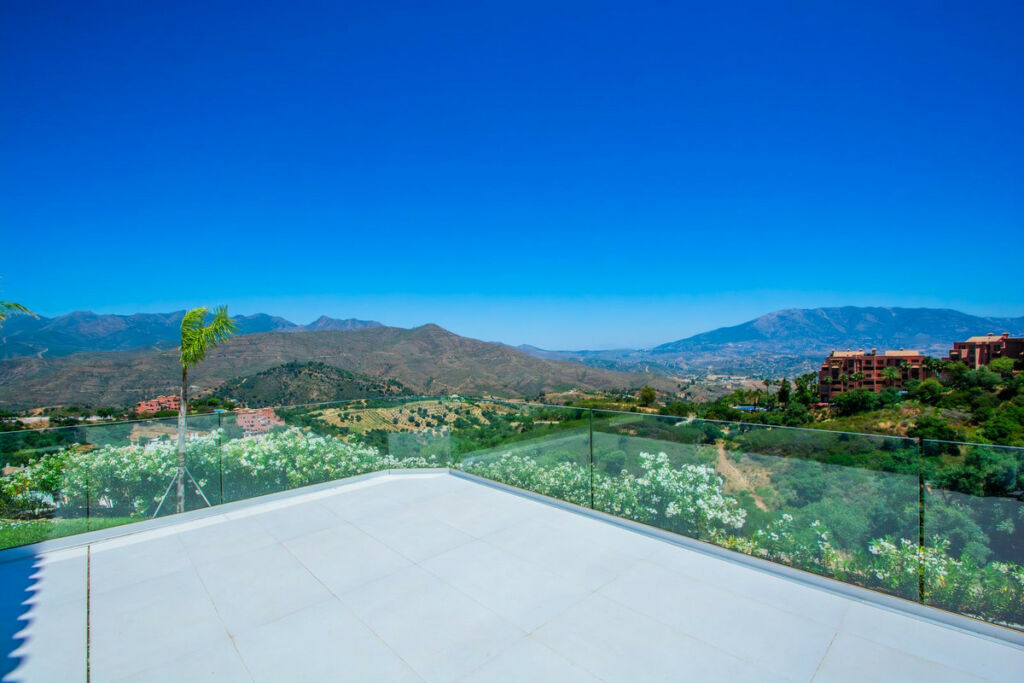 Detached Villa La Mairena Málaga - image 15