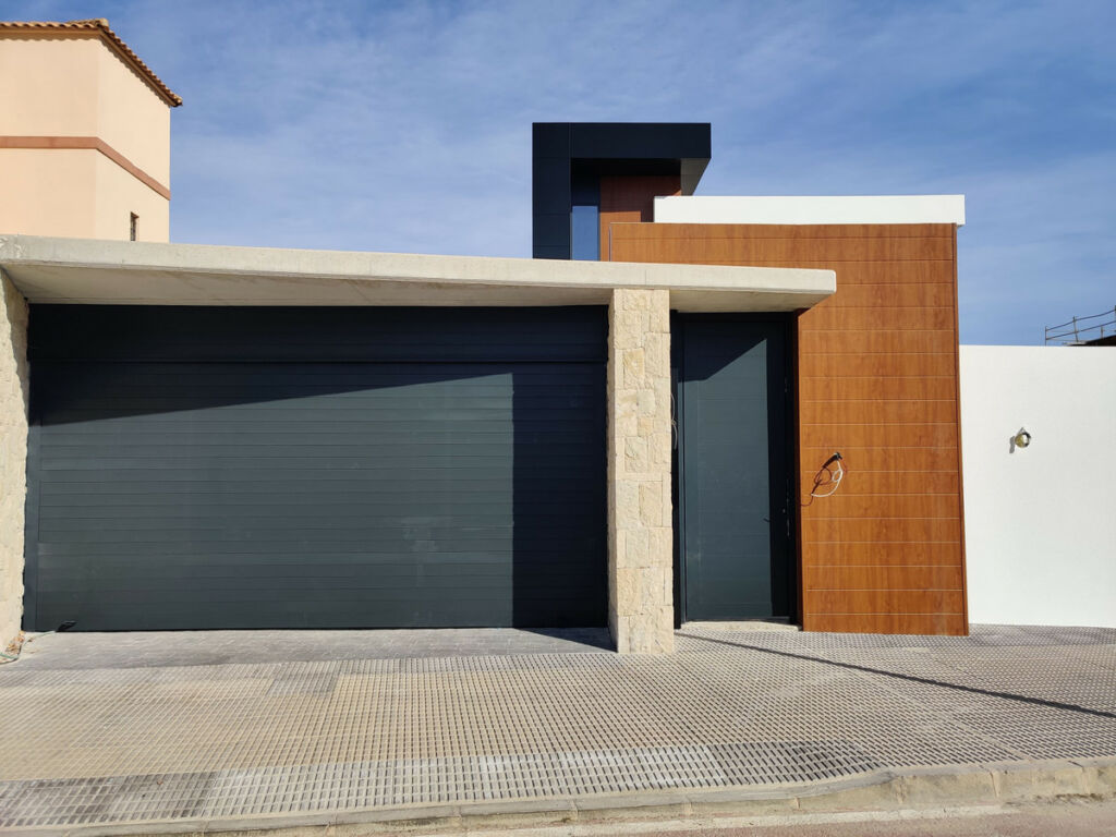 Detached Villa La Zenia Alicante - image 15