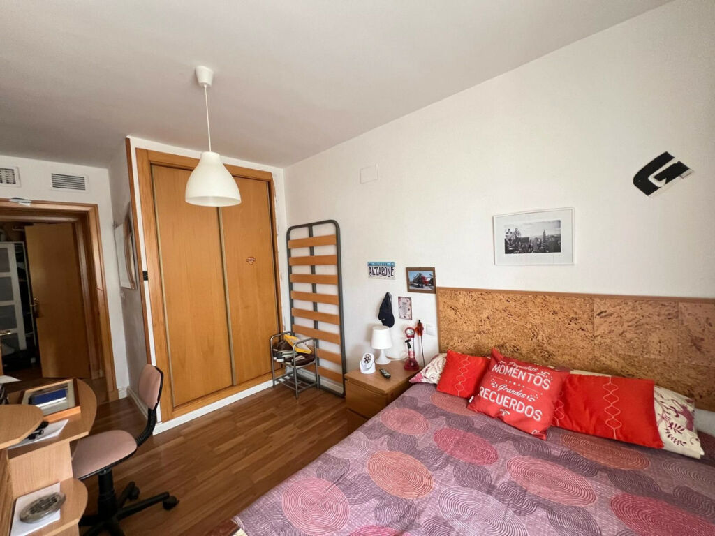 Middle Floor Apartment Puerto de la Torre Málaga - image 15
