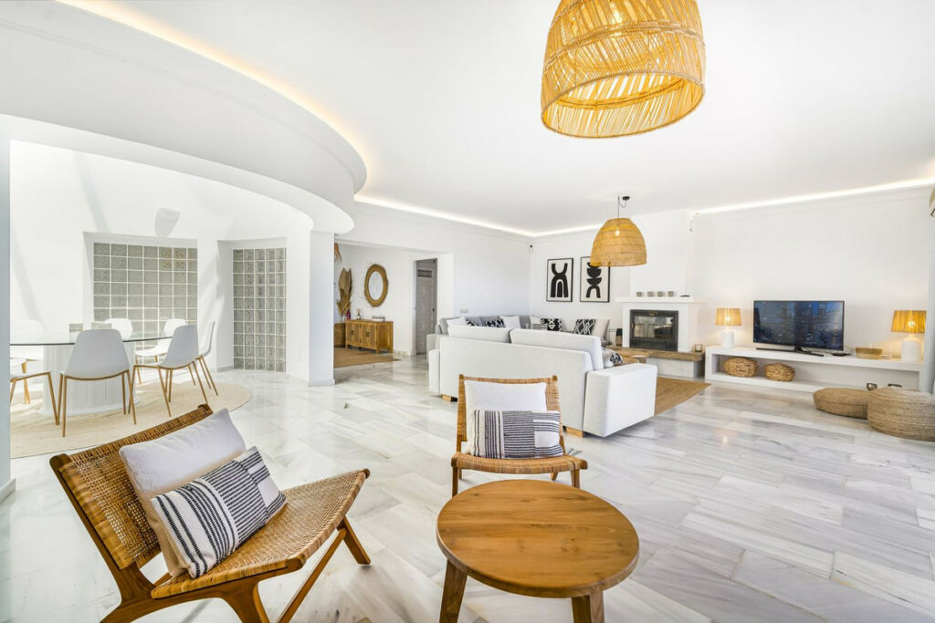 Detached Villa El Paraiso Málaga - image 15