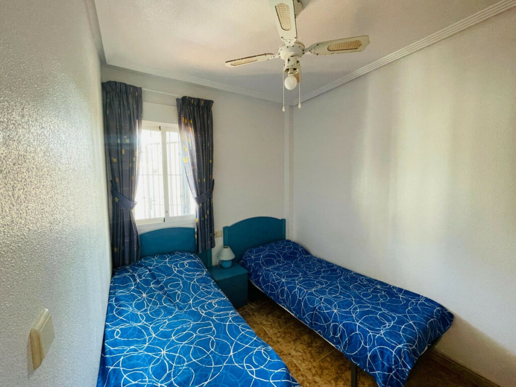 Middle Floor Apartment La Florida Alicante - image 15
