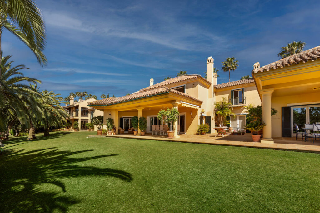Detached Villa Sotogrande Alto Cádiz - image 16