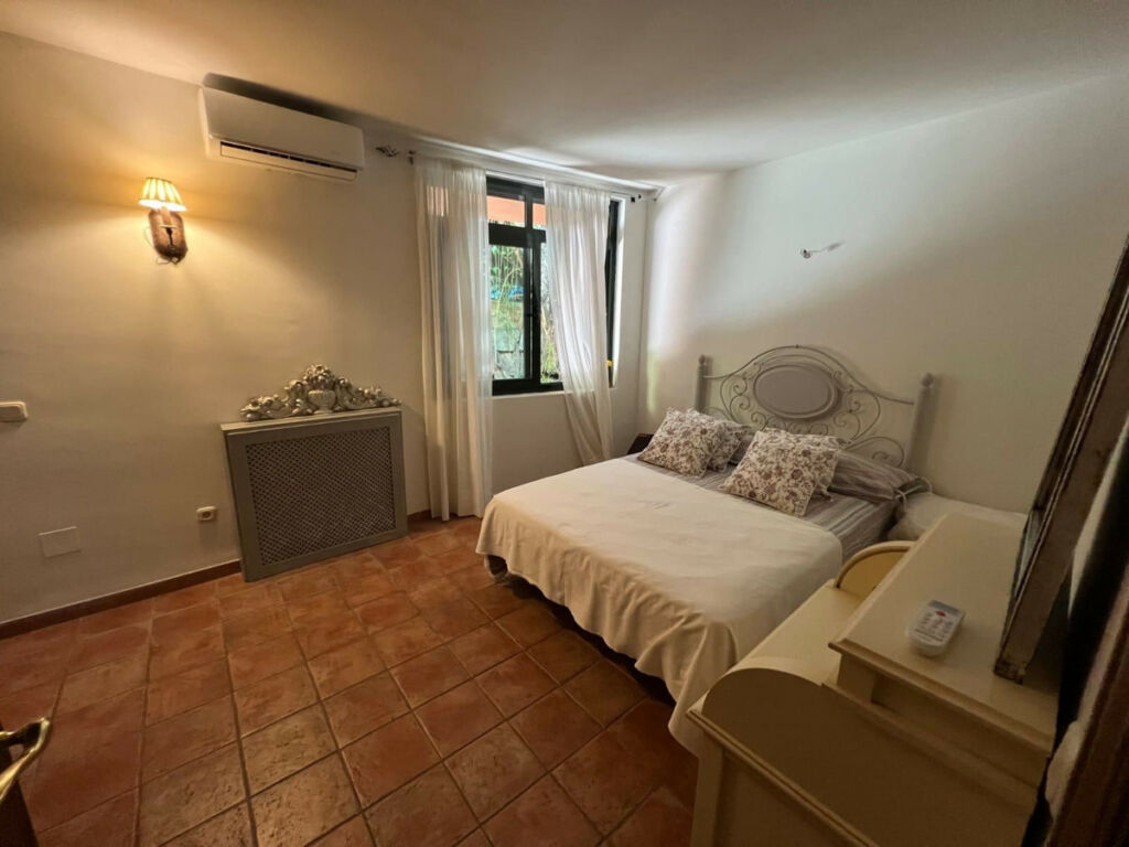 Detached Villa Marbella Málaga - image 16