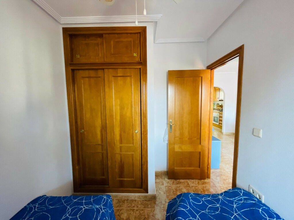 Middle Floor Apartment La Florida Alicante - image 16