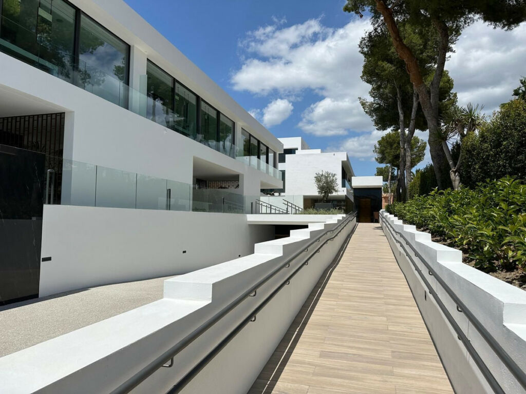 Semi-Detached House Nueva Andalucía Málaga - image 15
