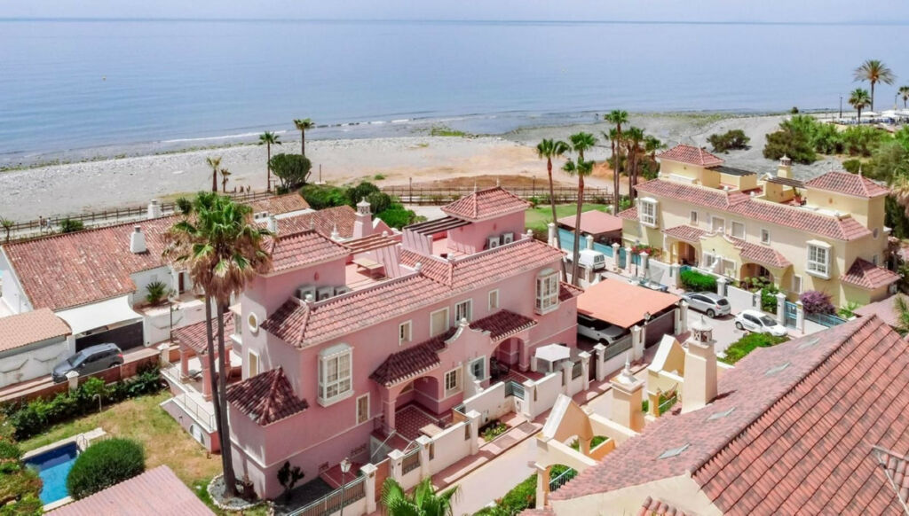 Detached Villa Marbella Málaga - image 16