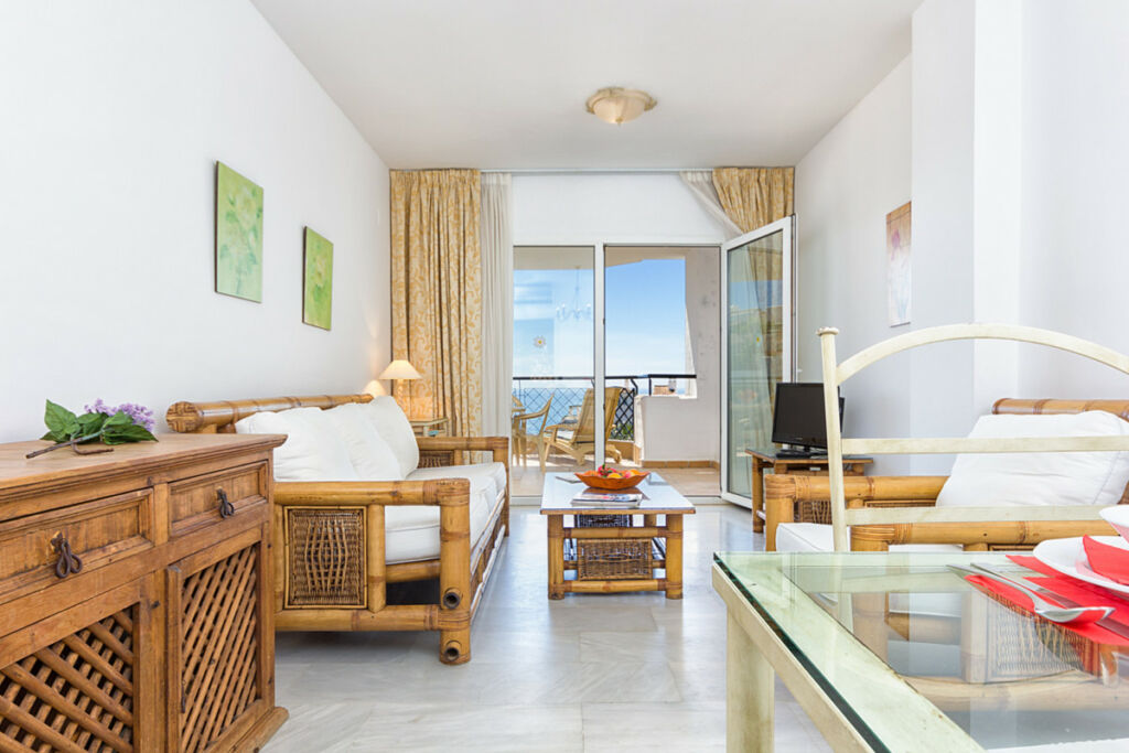 Middle Floor Apartment Calahonda Málaga - image 16