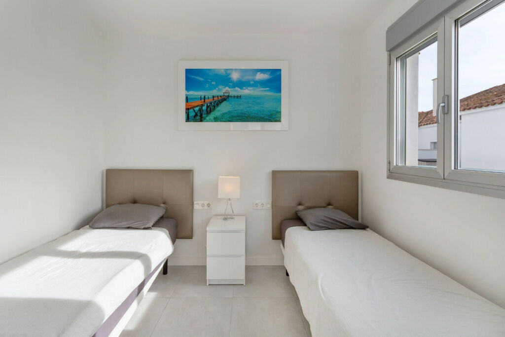 Middle Floor Apartment Villamartin Alicante - image 17