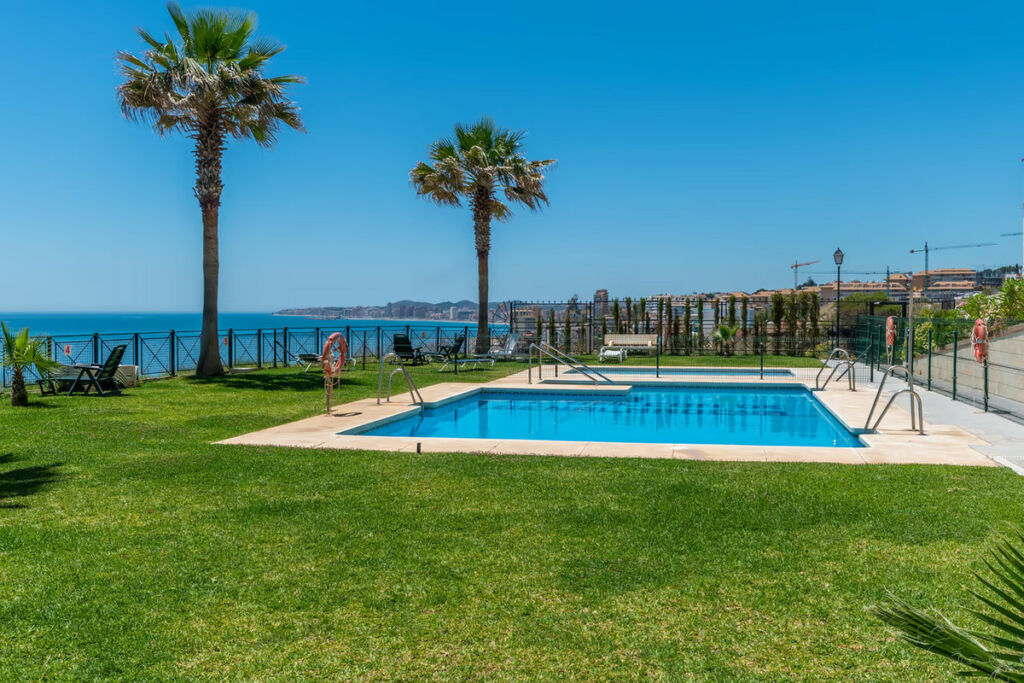 Ground Floor Apartment Carvajal Málaga - image 17