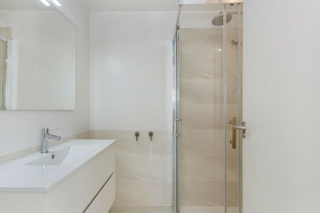 Middle Floor Apartment Villamartin Alicante - image 18