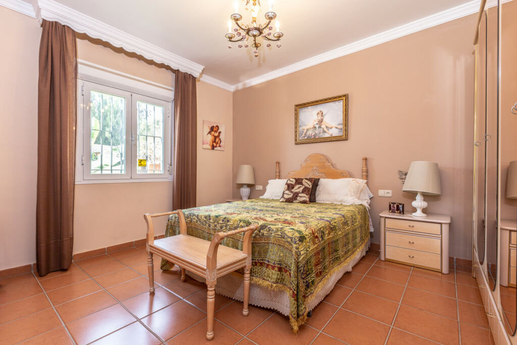 Detached Villa Marbella Málaga - image 17