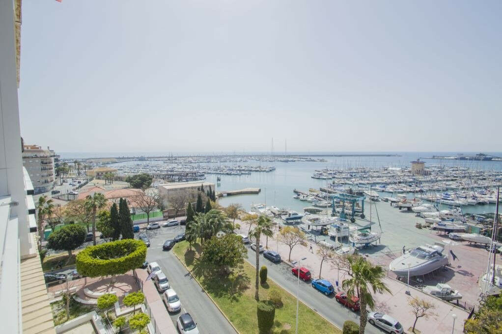Middle Floor Apartment Torrevieja Alicante - image 17