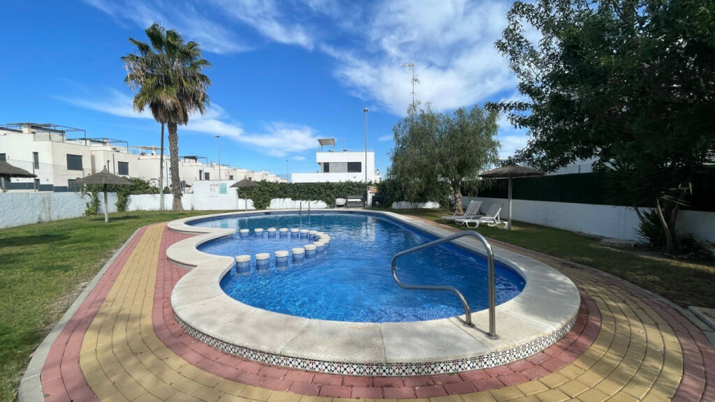 Detached Villa Villamartin Alicante - image 17