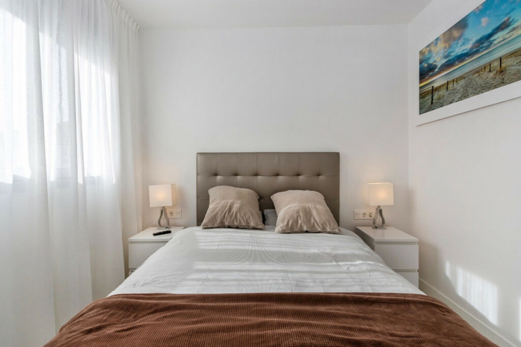Middle Floor Apartment Villamartin Alicante - image 20