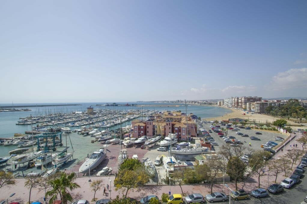 Middle Floor Apartment Torrevieja Alicante - image 18