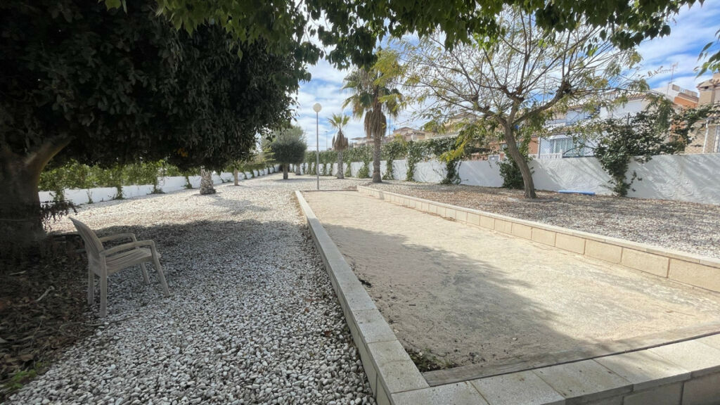 Detached Villa Villamartin Alicante - image 18