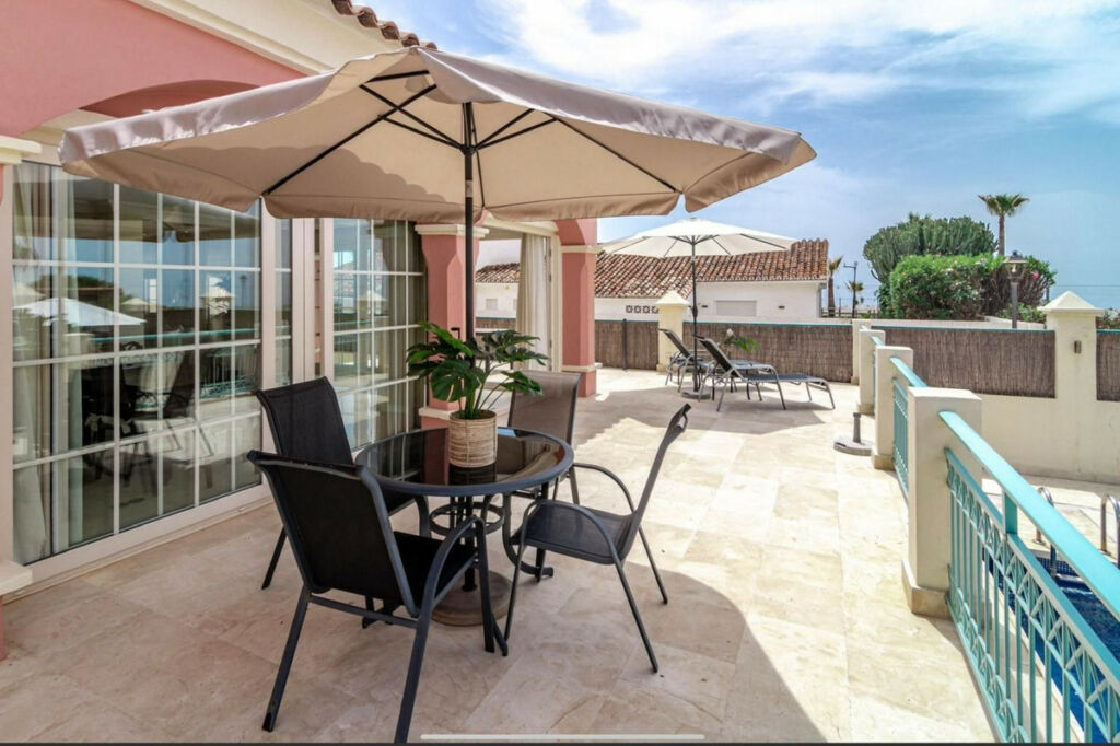 Detached Villa Marbella Málaga - image 18