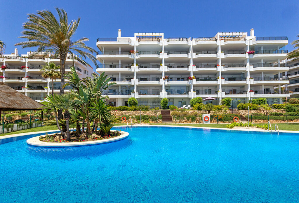 Middle Floor Apartment Calahonda Málaga - image 18