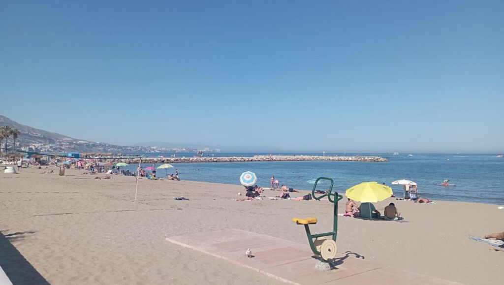 Middle Floor Apartment Fuengirola Málaga - image 18