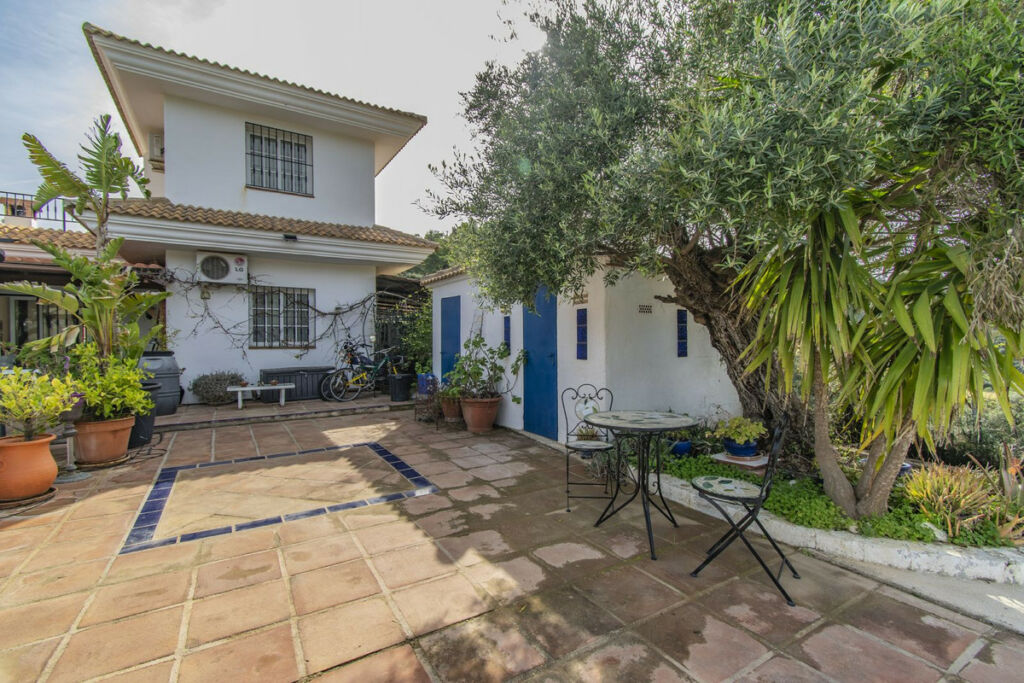 Detached Villa Monda Málaga - image 18