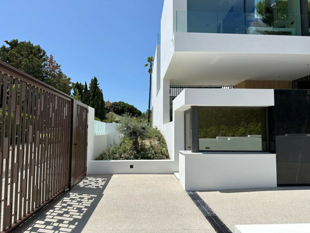 Semi-Detached House Nueva Andalucía Málaga - image 17