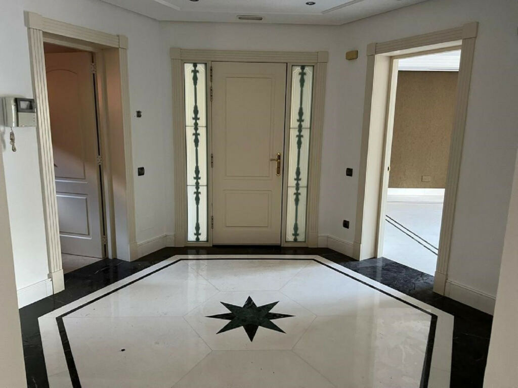 Middle Floor Apartment Puerto Banús Málaga - image 18