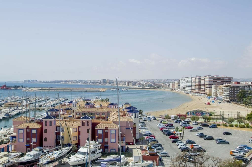 Middle Floor Apartment Torrevieja Alicante - image 19