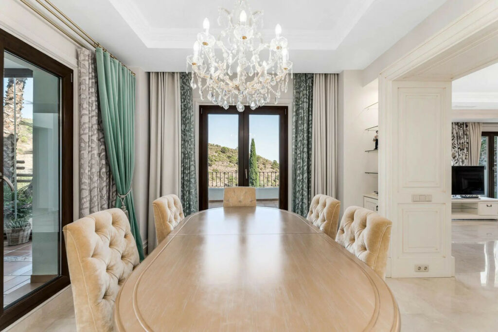 Detached Villa Benahavís Málaga - image 19