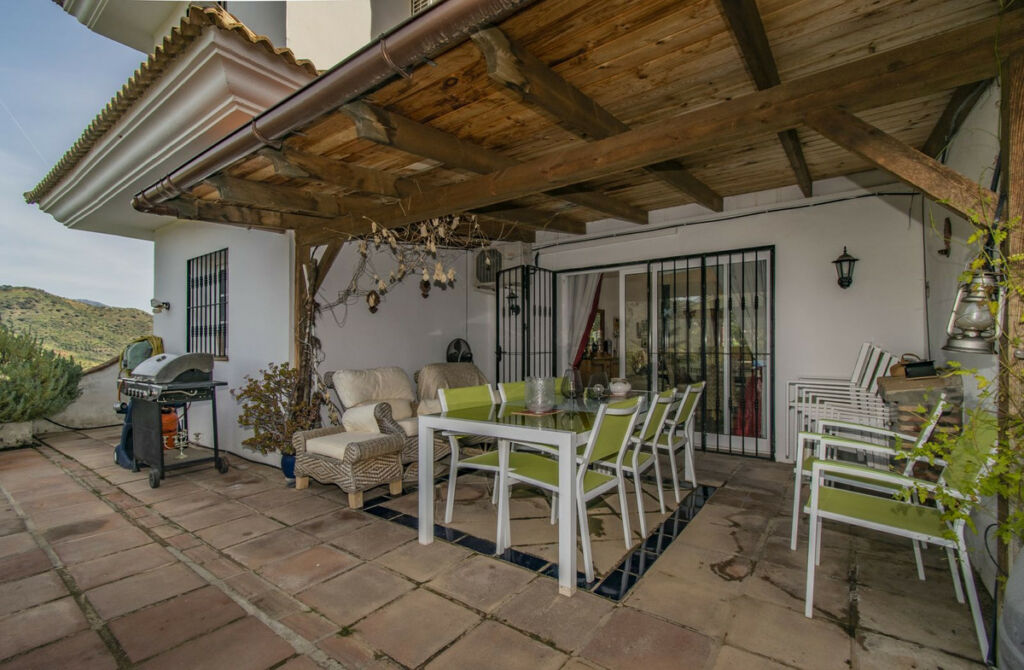 Detached Villa Monda Málaga - image 19
