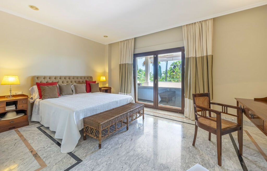 Ground Floor Apartment The Golden Mile Málaga - image 19