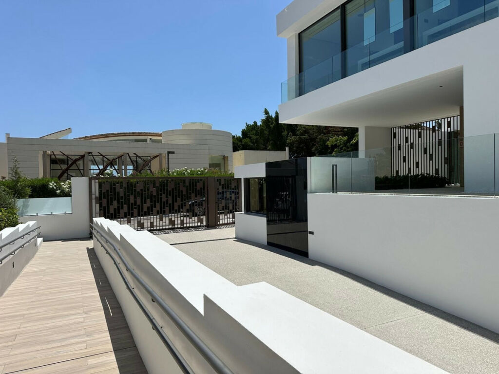 Semi-Detached House Nueva Andalucía Málaga - image 18
