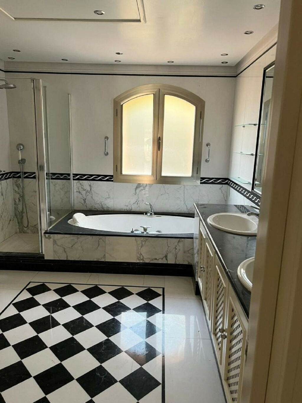 Middle Floor Apartment Puerto Banús Málaga - image 19