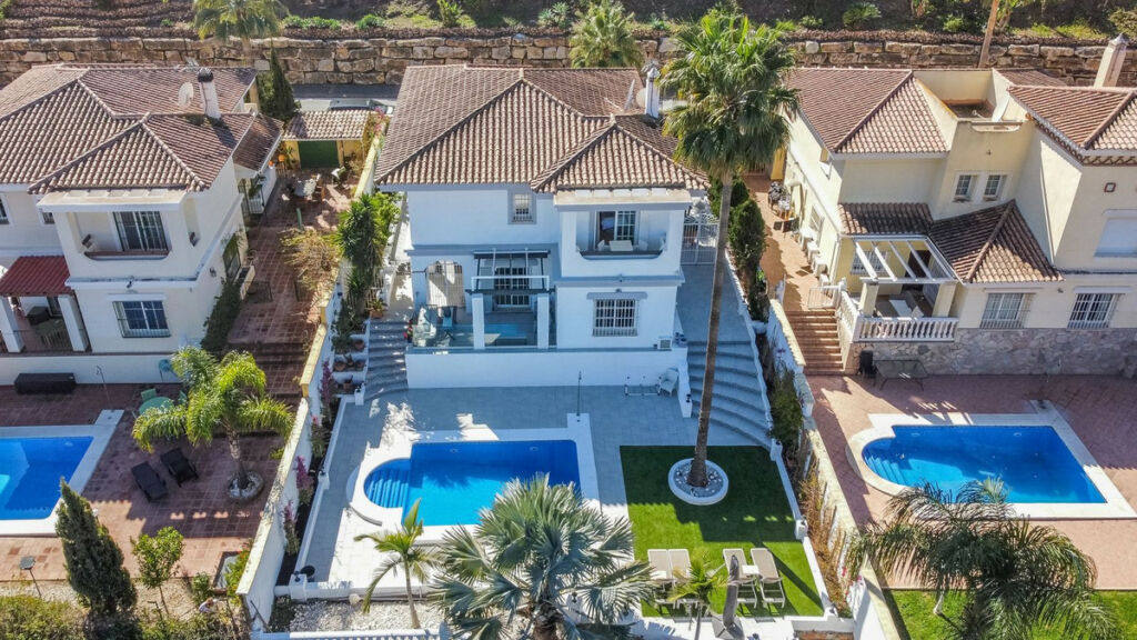 Detached Villa La Cala Hills Málaga - image 2