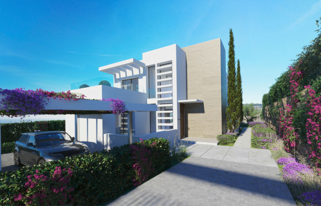 Detached Villa Estepona Málaga - image 2