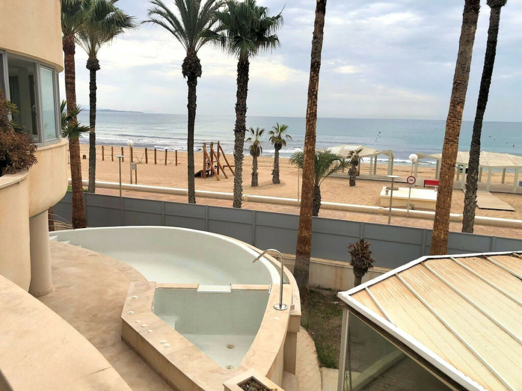 Detached Villa El Altet Alicante - image 2