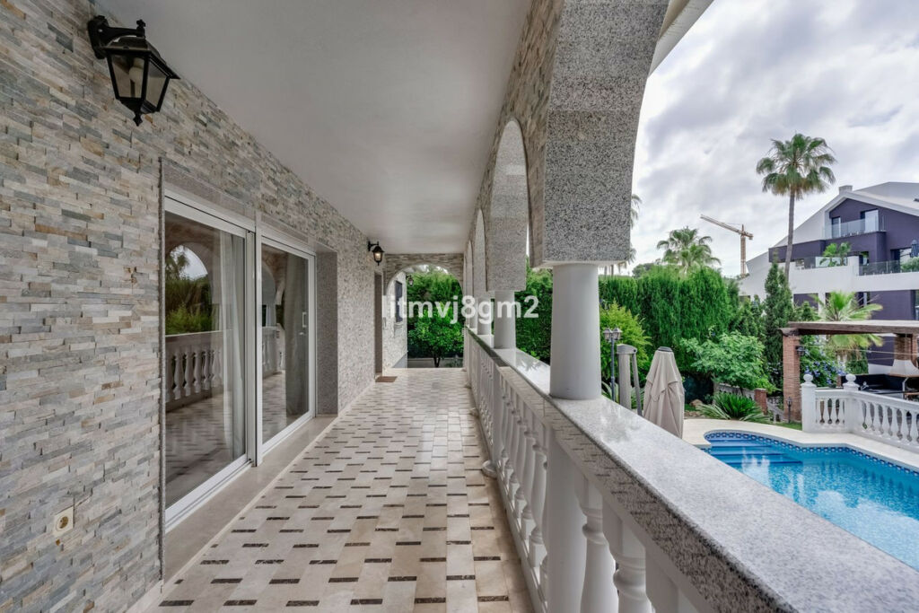 Detached Villa Artola Málaga - image 2