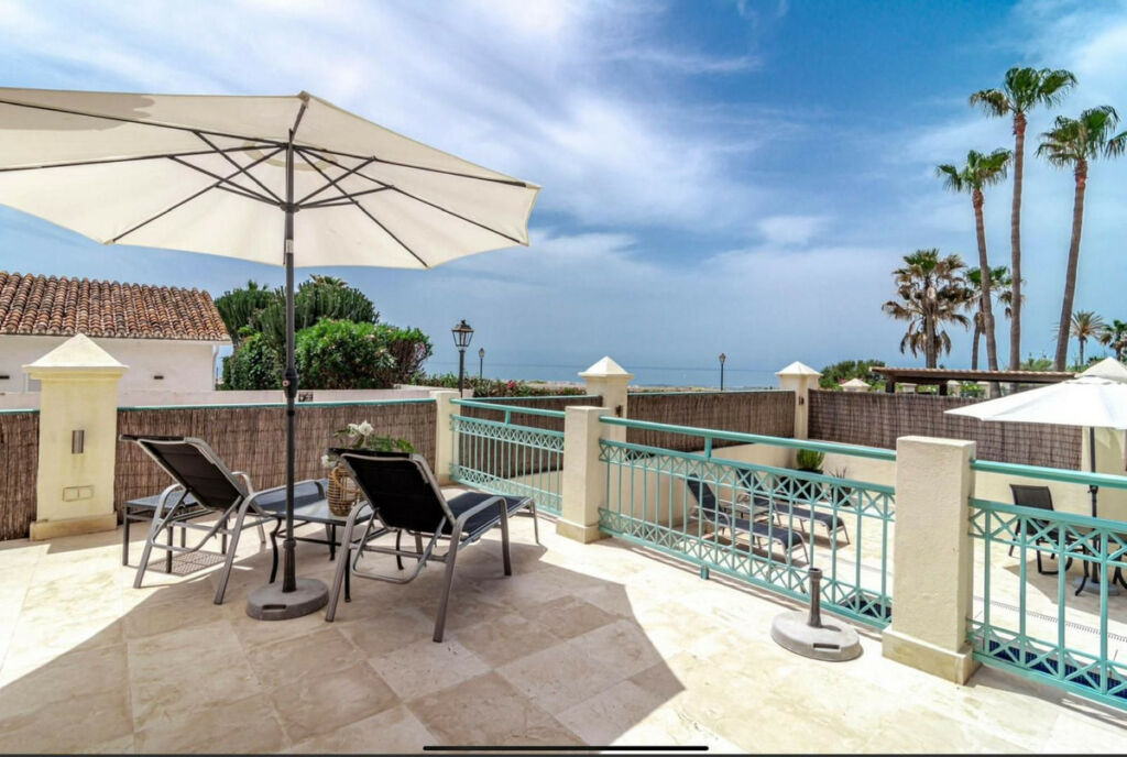 Detached Villa Marbella Málaga - image 2