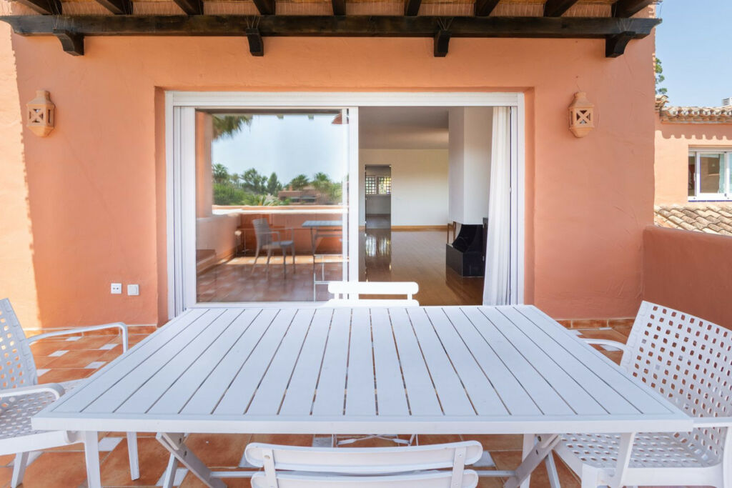 Penthouse Guadalmina Baja Málaga - image 3