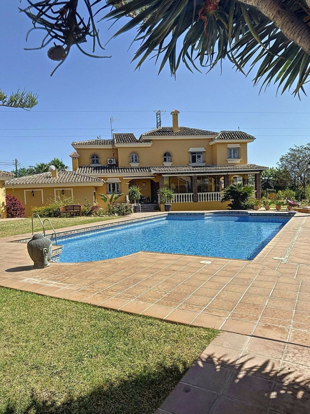 Detached Villa Rincón de la Victoria Málaga - image 2