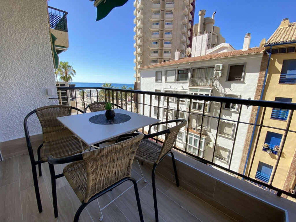 Middle Floor Apartment Fuengirola Málaga - image 2