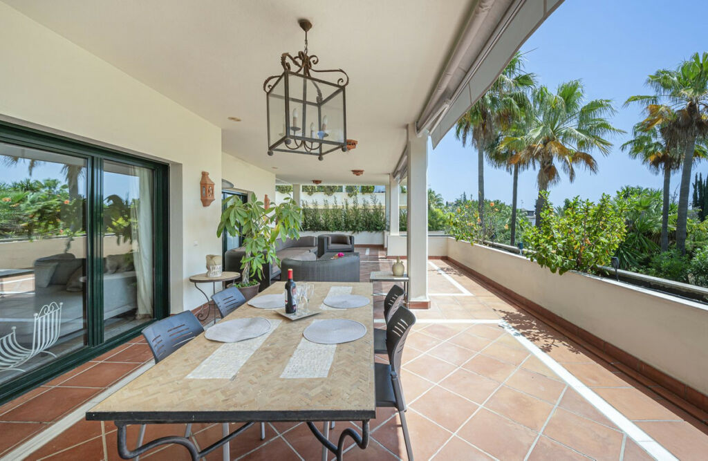 Ground Floor Apartment The Golden Mile Málaga - image 2