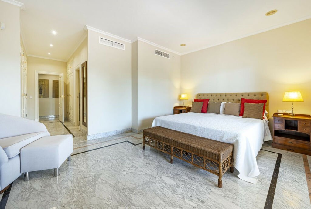Ground Floor Apartment The Golden Mile Málaga - image 20