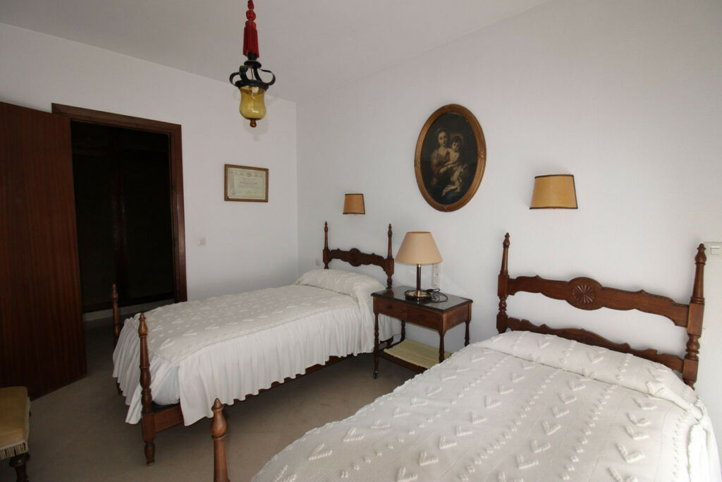 Top Floor Apartment Antequera Málaga - image 12