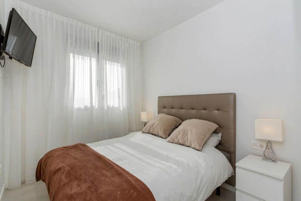 Middle Floor Apartment Villamartin Alicante - image 19