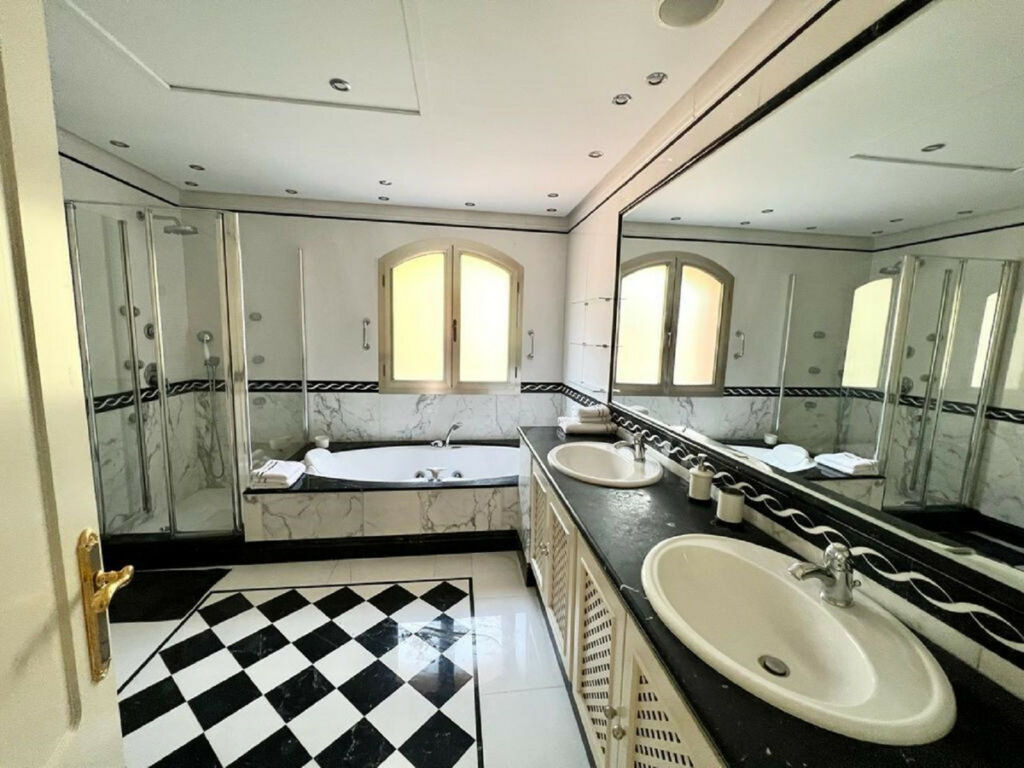 Middle Floor Apartment Puerto Banús Málaga - image 20